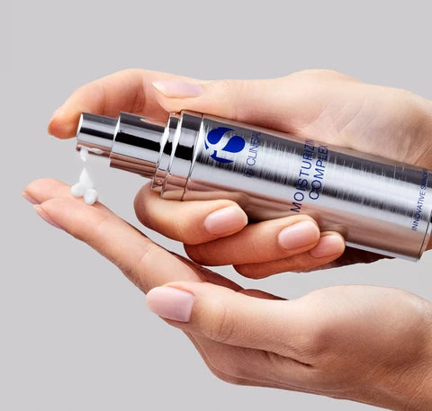 iS Clinical Moisturizing Complex
